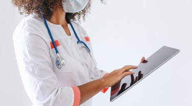Ministre de la Santé et ordre des médecins en RDC : entre compétence, discipline et séparation des pouvoirs