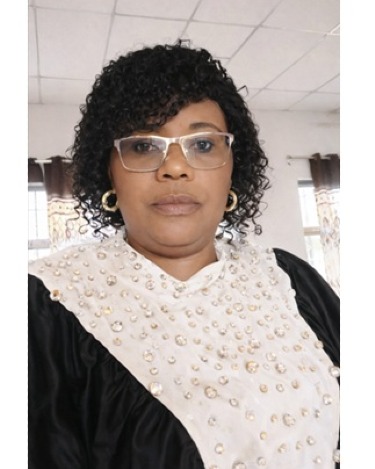 Maître Lisette Dembo Akasa